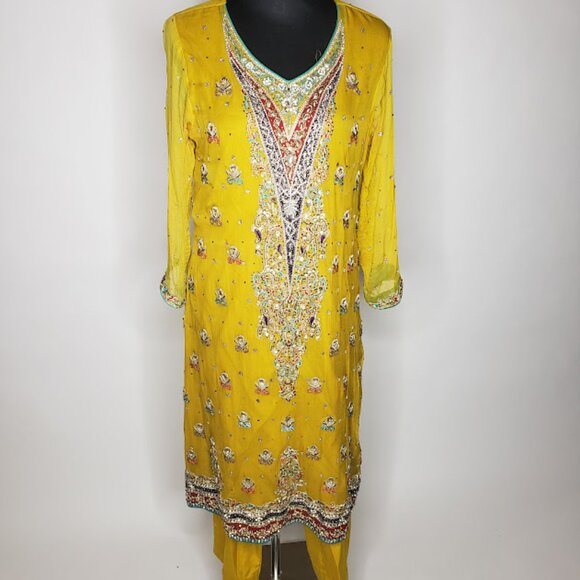DESI SUIT Large - DRESS - Pakistani Suit - Worn once - Picture 1 of 7
